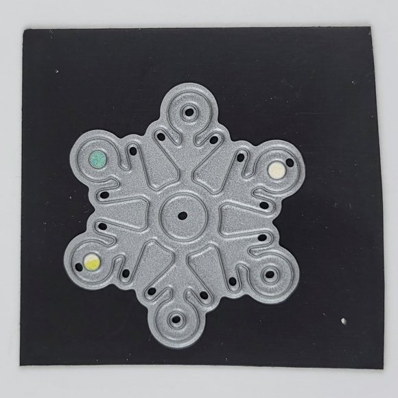 Snowflake Wafer Die Ashlynn Simon Says Stamp Paper Crafts Card Making Scrapbooki - Picture 1 of 6